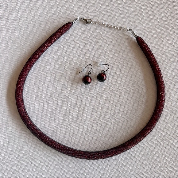 Red & Black Mesh Chain Necklace - Picture 8 of 13